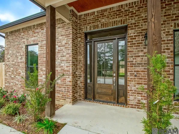 11922 Pendarvis Ln, Walker, LA 70785