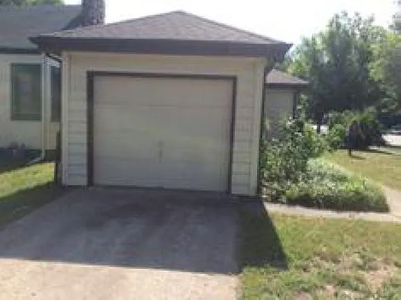722 W Mulberry St — Photo 2