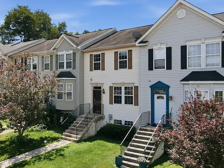 10 Crabapple Ct — Photo 3