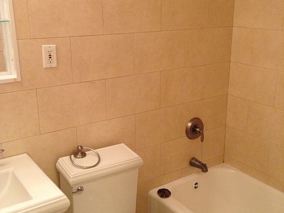 3rd image of 20 Park Ave APT 2F