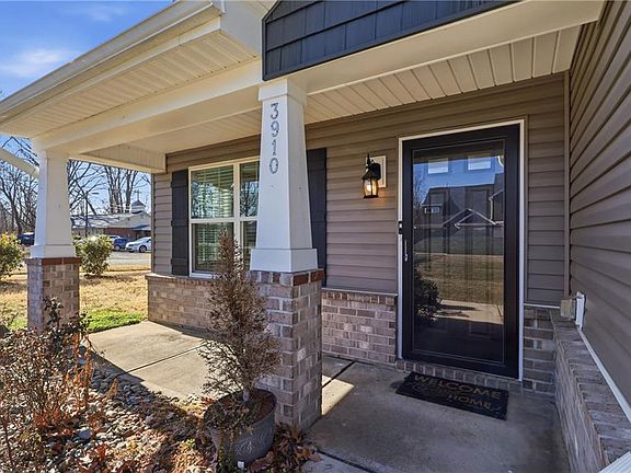 2nd image of 3910 Copperfield Ct