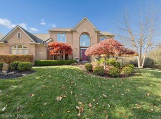 25797 Arcadia Dr, Novi, MI 48374