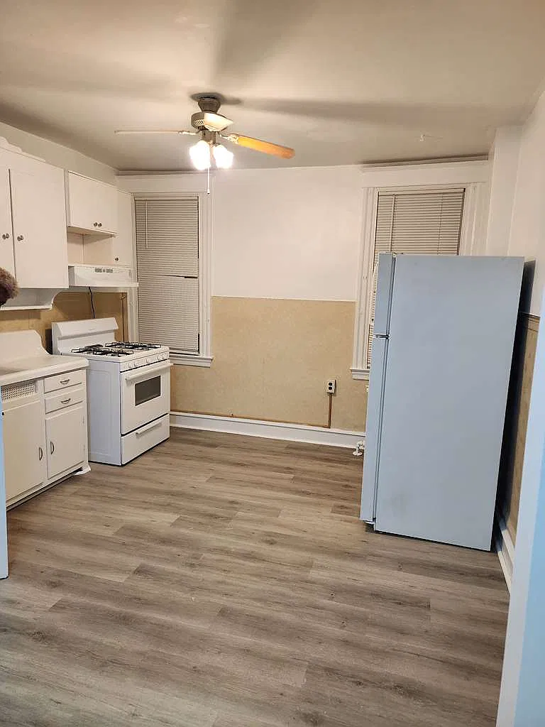 2 bed, 750 sqft, $1,375 — Photo 2