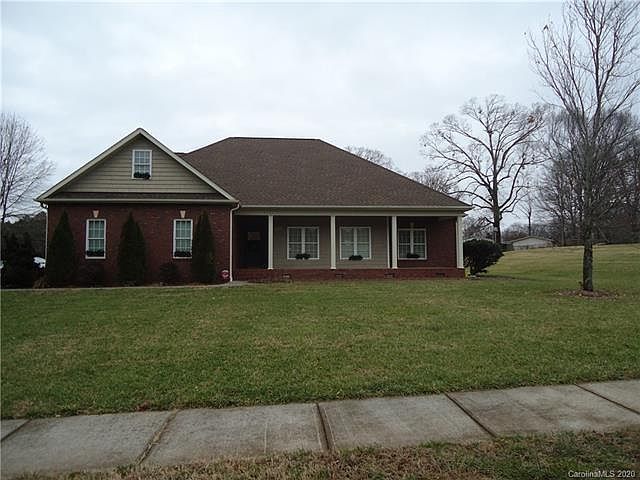 1st image of 301 Macon Dr