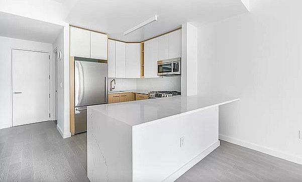 1st image of 102 N End Ave #10R