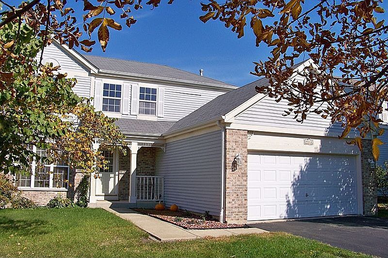 1st image of 584 Hillcrest Dr