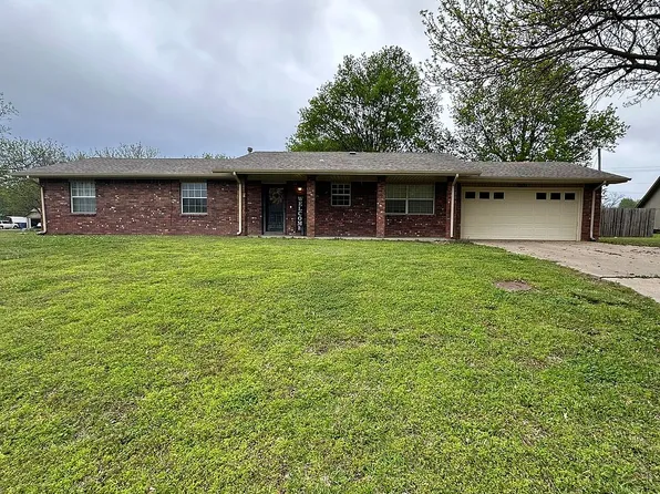 1101 Woodlawn Dr, Miami, OK 74354