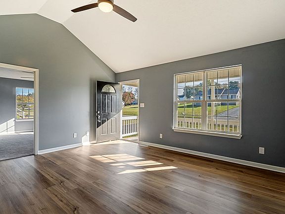 4th image of 320 Brandon Dr