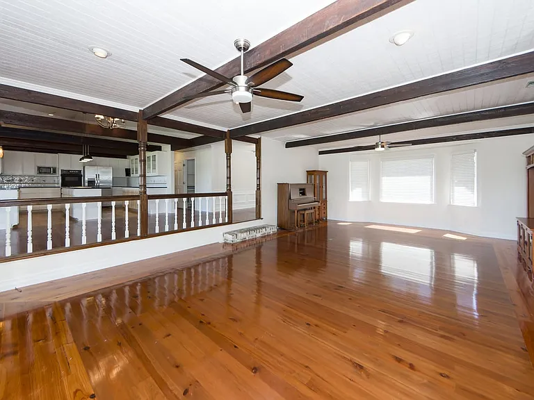 923 River Rd — Photo 4