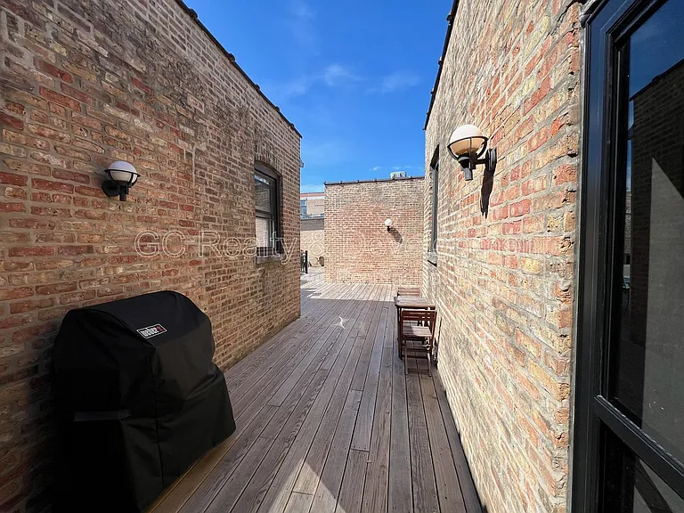 2702 W Cortland St #3 — Photo 16