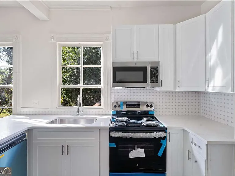 170 Rogers Ave — Photo 14