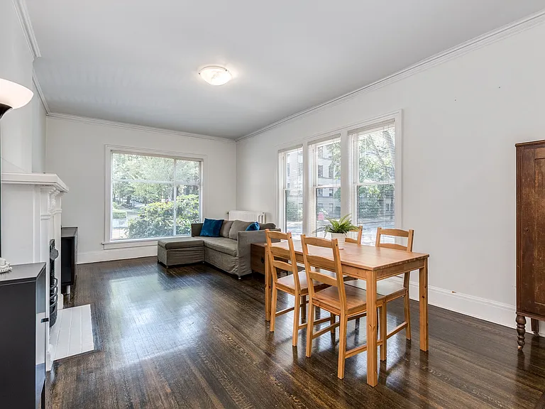 935 Jervis St — Photo 15