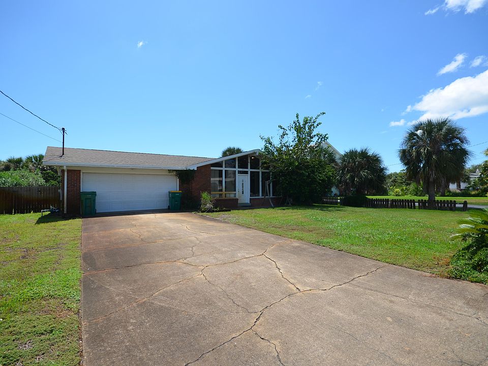1st image of 832 Tarpon Dr