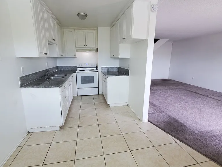 545 E Rue Royale St — Photo 15