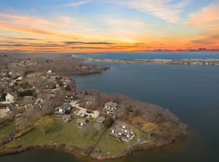 33 S Endicott Pl, Montauk, NY 11954