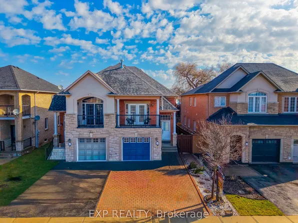 2305 Newcastle Cres, Oakville, ON L6M 4P5