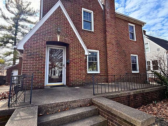 2nd image of 229 Connolly St