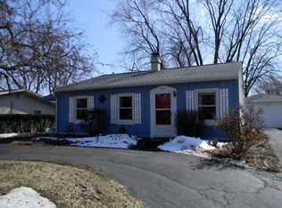 207 E Schaumburg Rd, Streamwood, IL 60107