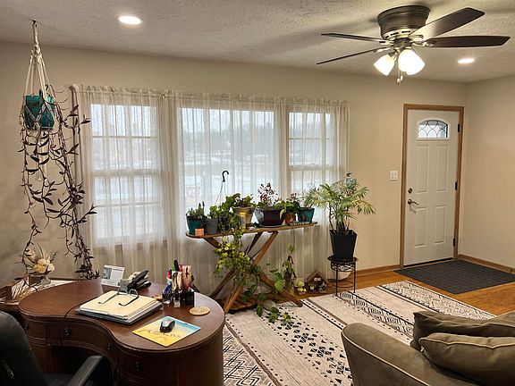 4th image of 1408 W Prospect Ave