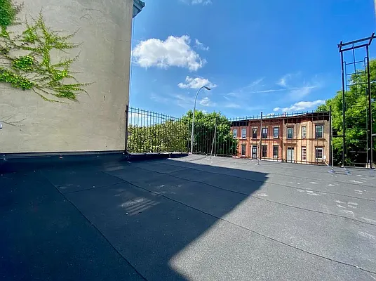 Rented by Outpost Brokerage LLC | media 24