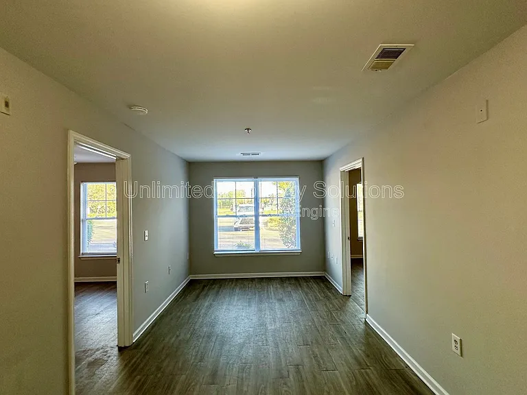 370 S Kerr Ave #106 — Photo 5