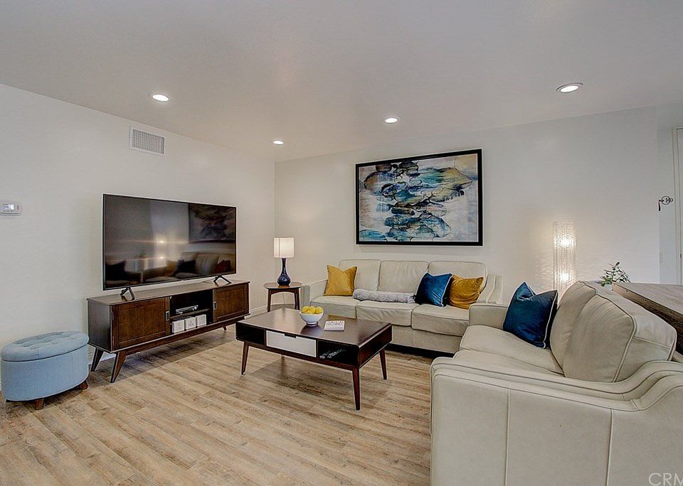 1st image of 31574 Agoura Rd Unit 5