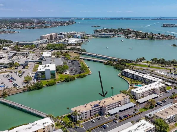 7425 Bay Island Dr S APT 105, South Pasadena, FL 33707