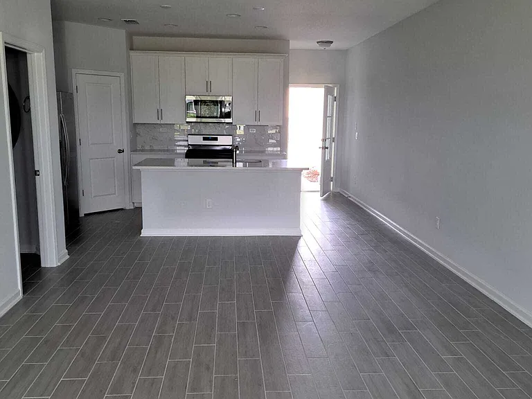 318 Brandon Lakes Dr #1 — Photo 10