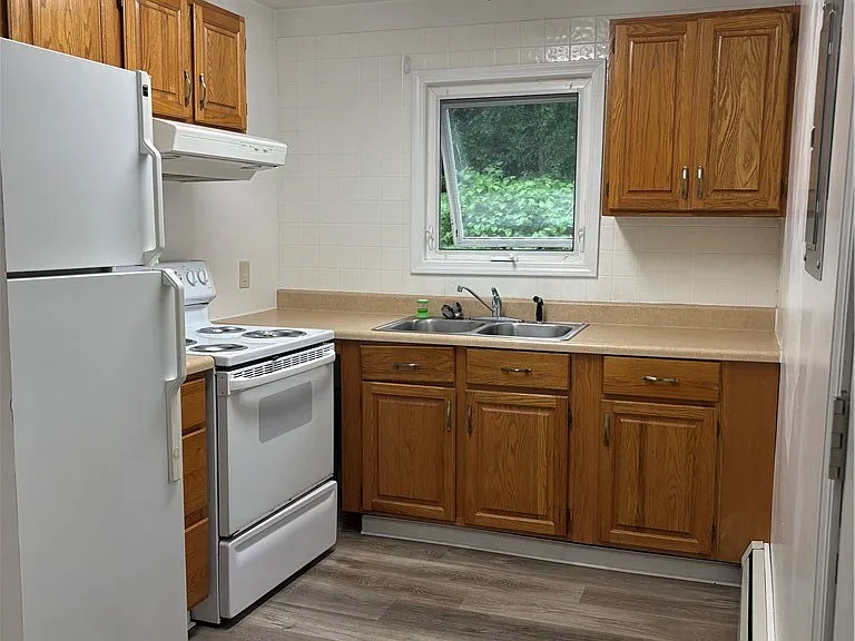 10647 Pinewood Ave #202 — Photo 6