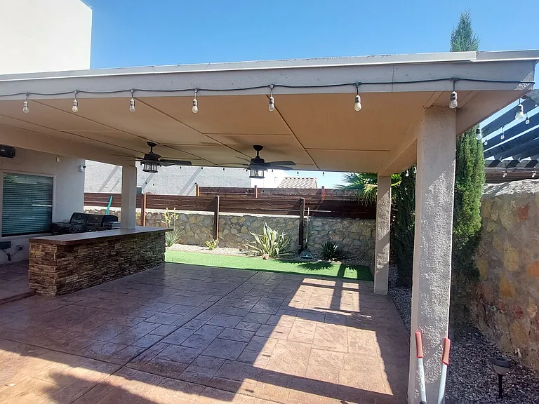 800 Caterick St — Photo 16