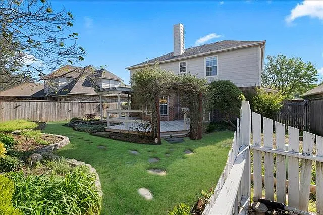 1312 N Willow Ave W — Photo 19