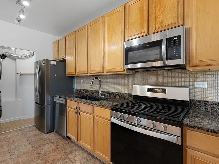 4819 N Fairfield Ave #1 — Photo 9
