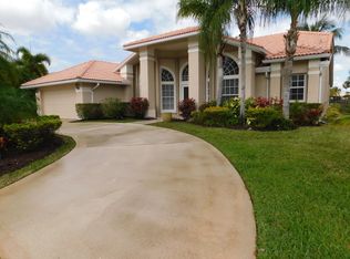 126 Fernwood Cres, Royal Palm Beach, FL 33411