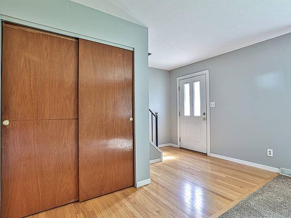 5th image of 9745 Gertrude Ln