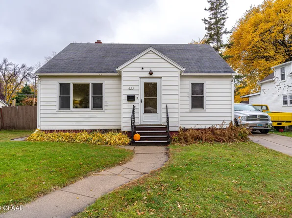 623 9th Ave S, Grand Forks, ND 58201