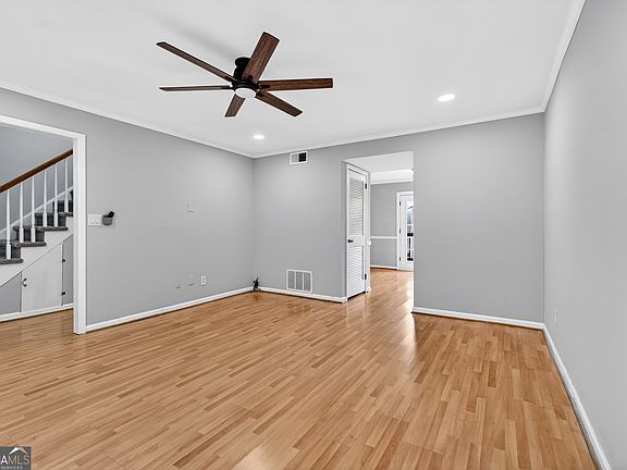 3rd image of 6520 Roswell Rd Unit 48