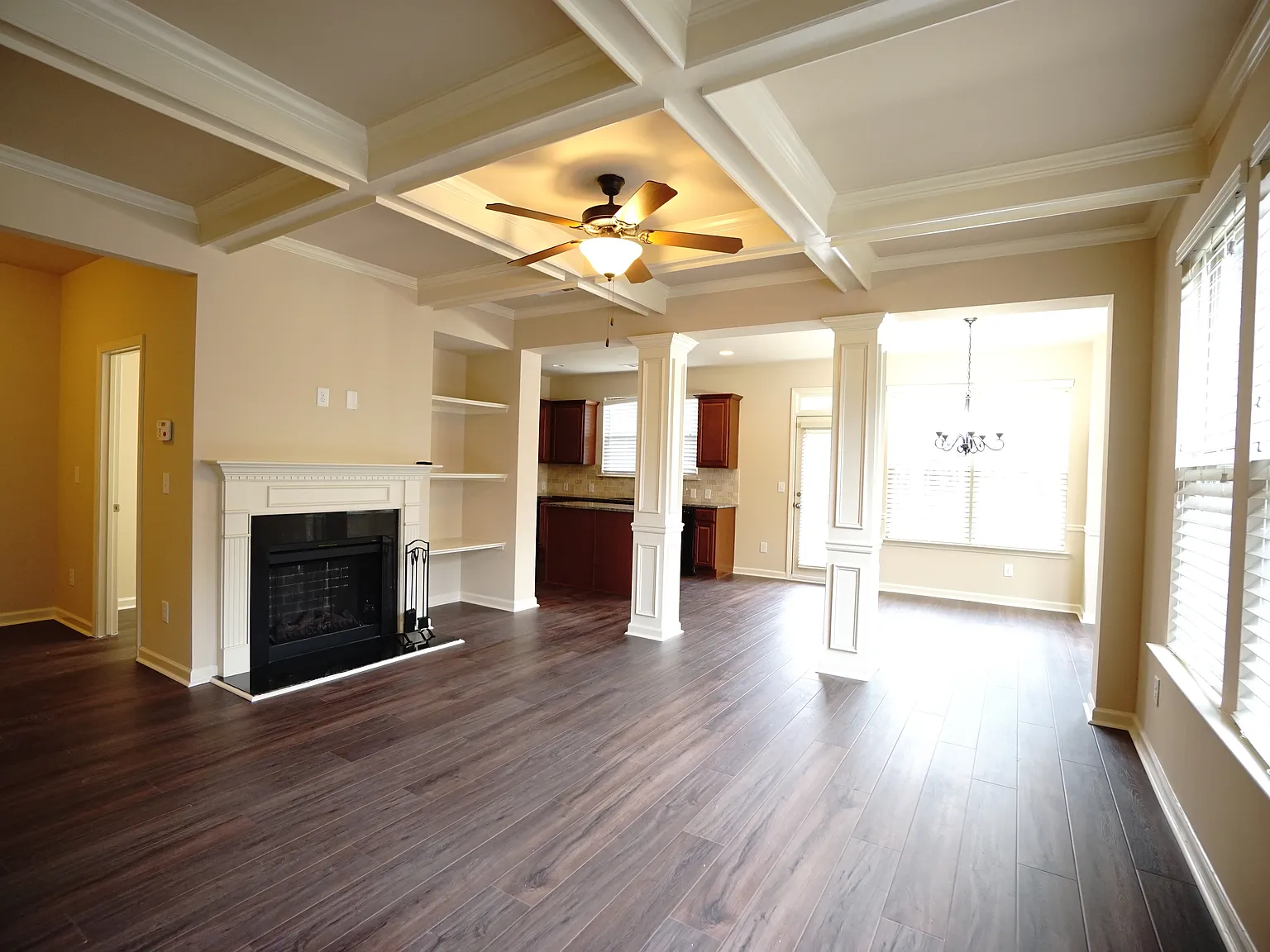 3 bed, 2.5 bath, 2037 sqft, $1,950 — Photo 4