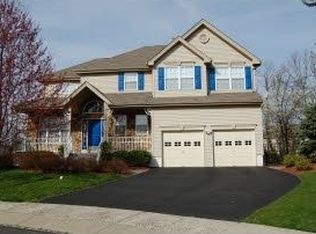 19 Larsen Ct, Bridgewater, NJ 08807