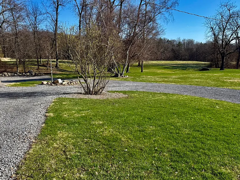 1213 Glenwood Heights Rd — Photo 8