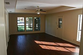 2nd image of 1800 Bent Tree Ln