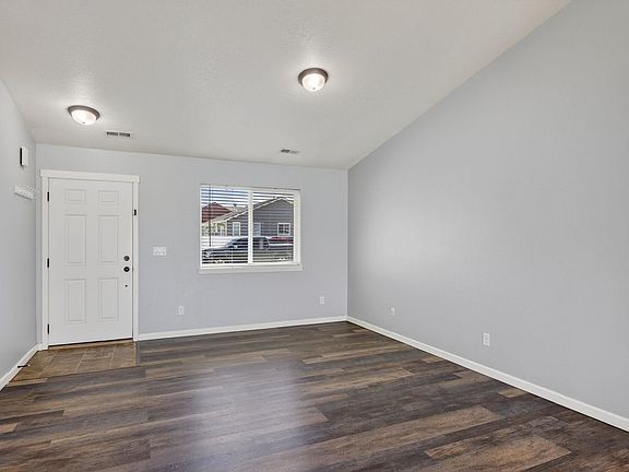 4th image of 4407 S Mack Rd
