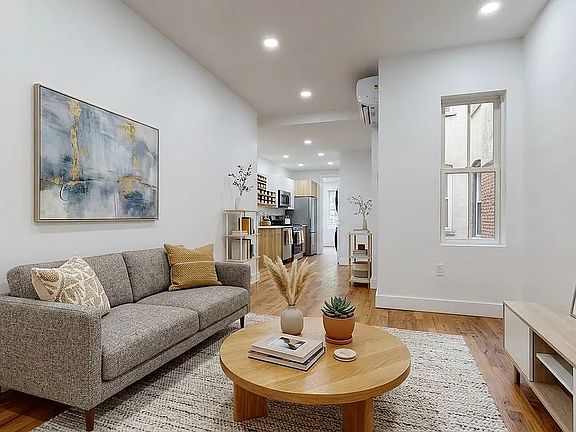 3rd image of 176 Utica Ave #2W