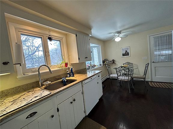 4th image of 862 Fassett Rd