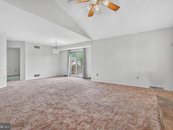 5th image of 342 Larkin Dr