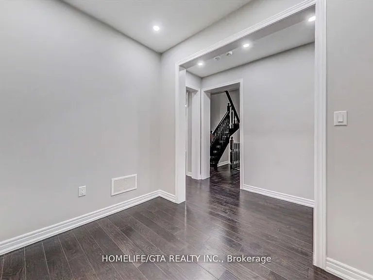 112 Elderslie Cres — Photo 9