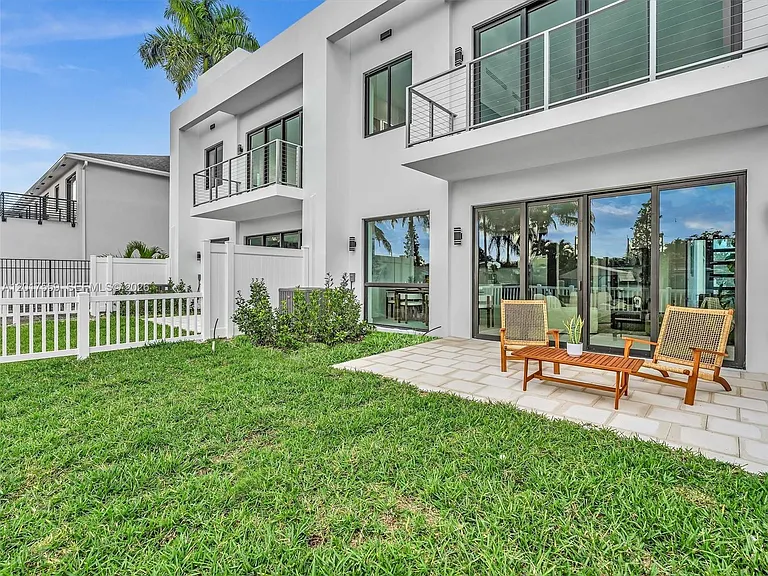 4640 SW 32nd Ave #D1 — Photo 29