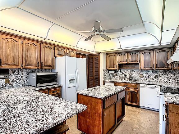 5th image of 1870 Odham Dr