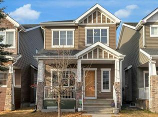 32 E Royal Birch Park NW, Calgary, AB T3G0B8