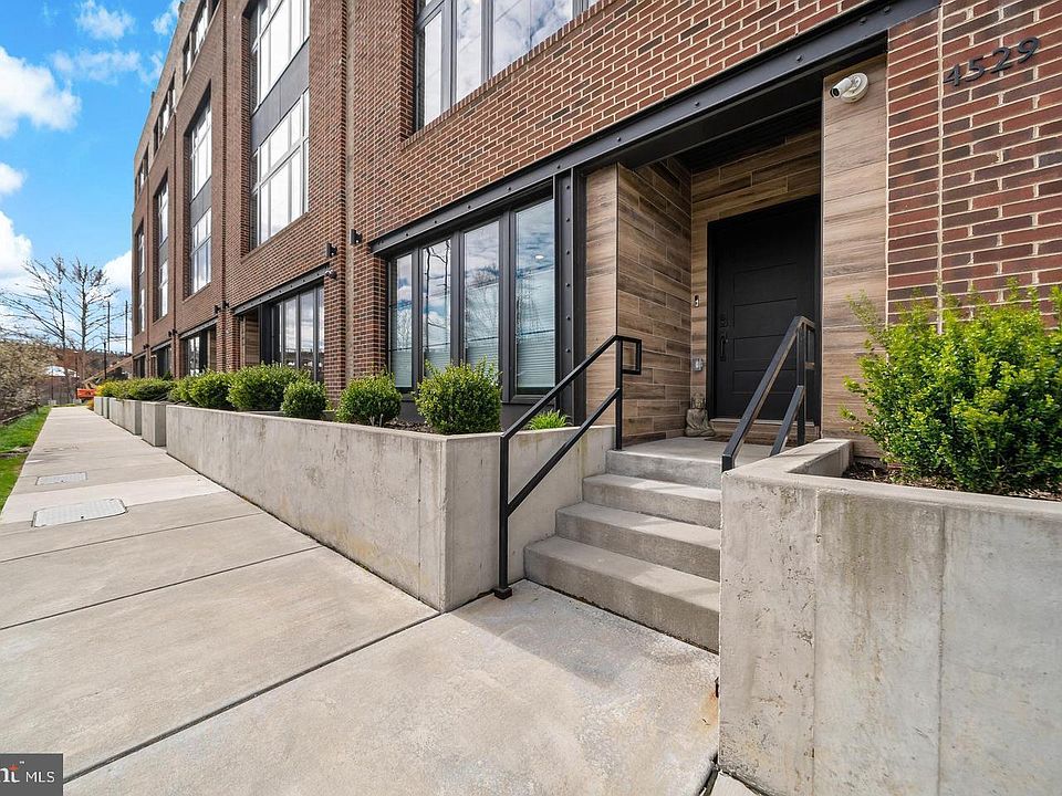 1st image of 4529 Riverside Way