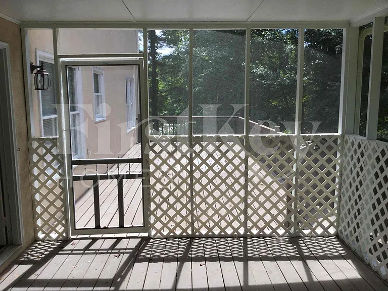 138 Springfield Dr — Photo 18
